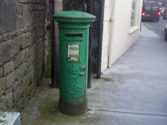 R3377 : Postbox, Ennis, Co Clare R3377 : Postbox, Ennis, Co Clare