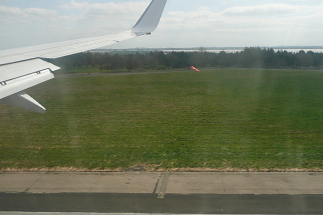 R3660 : Touchdown at Shannon R3660 : Touchdown at Shannon