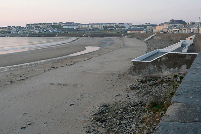 Q8860 : Moore Bay Q8860 : Moore Bay