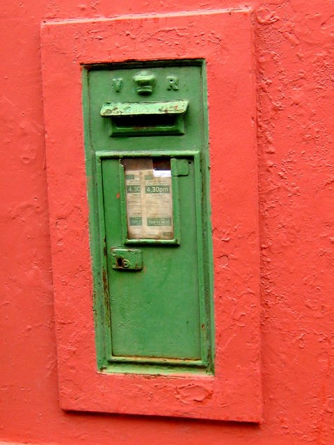 W6449 : Victorian postbox World's End Kinsale W6449 : Victorian postbox World's End Kinsale