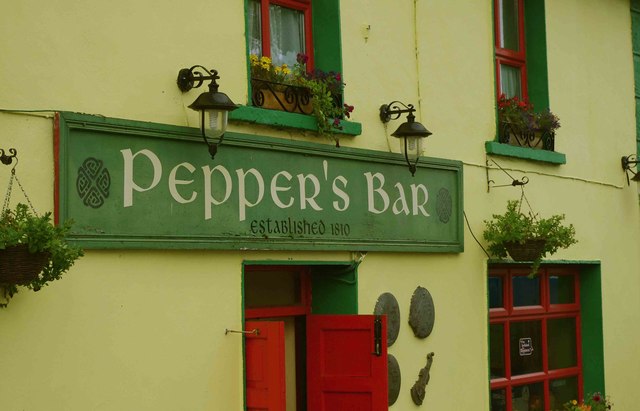 R5786 : Pepper's Bar & Restaurant (2) - sign, Feakle/An Fhiacail
