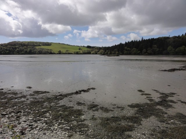 W2036 : The head of Glandore harbour