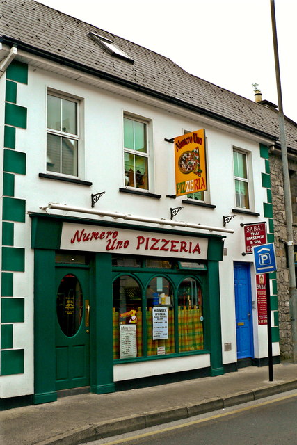 R3377 : Ennis - 3 Barrack Street - Numero Uno Pizzeria