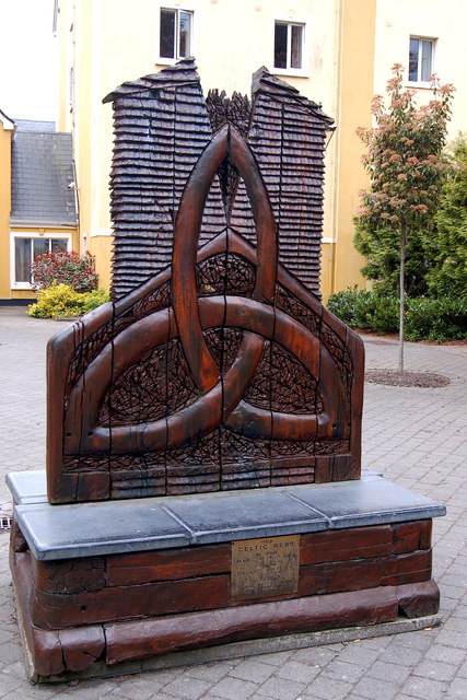 R3377 : Ennis - Temple Gate Hotel Courtyard