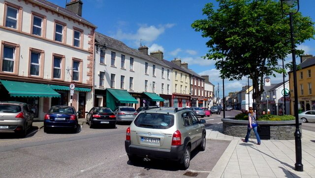 W2352 : Market Square, Dunmanway, 2 W2352 : Market Square, Dunmanway, 2