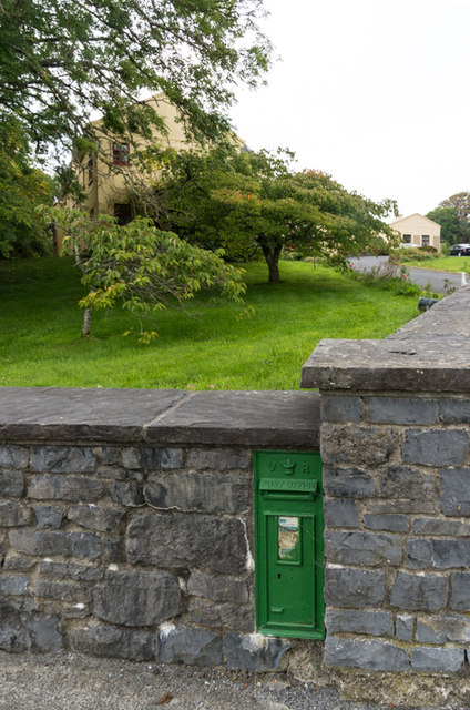 R1398 : Victorian postbox
