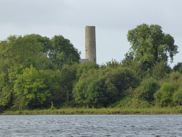 R6985 : The Round Tower on Inis Cealtra