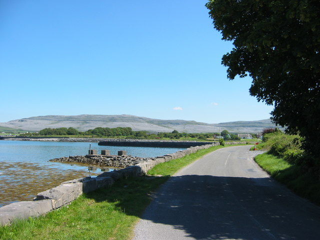 M2208 : Looking back on the road from Ballyvaughan