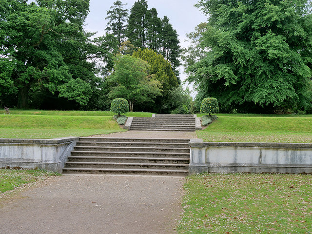 W7971 : Fota House Garden