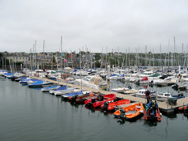 W6450 : Yacht Club Mooring at Kinsale