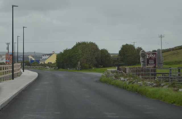 R0796 : R459 passing Doolin Lodge R0796 : R459 passing Doolin Lodge