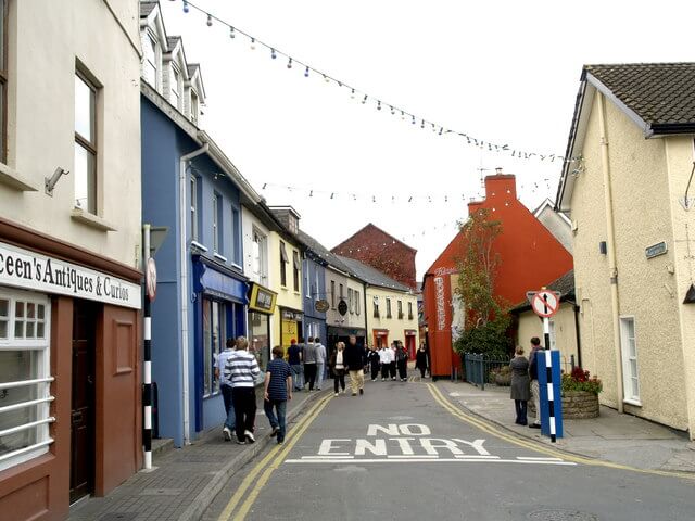 W6350 : Colourful Kinsale Shops W6350 : Colourful Kinsale Shops
