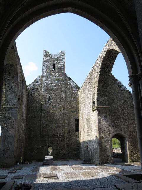 M2908 : Corcomroe Abbey