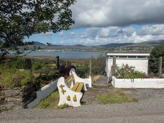 V7044 : Strange building V7044 : Strange building