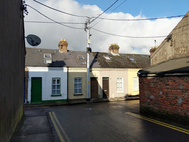 W6671 : In Horgan's Buildings, Cork