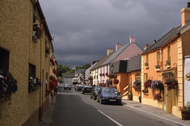 S6965 : The Main Street at Leighlinbridge
