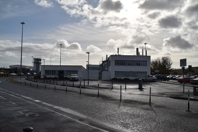 R3760 : Outside Shannon Airport R3760 : Outside Shannon Airport