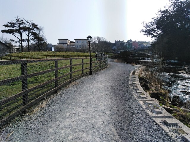 R1288 : Riverside Walk, Falls Hotel, Ennistymon