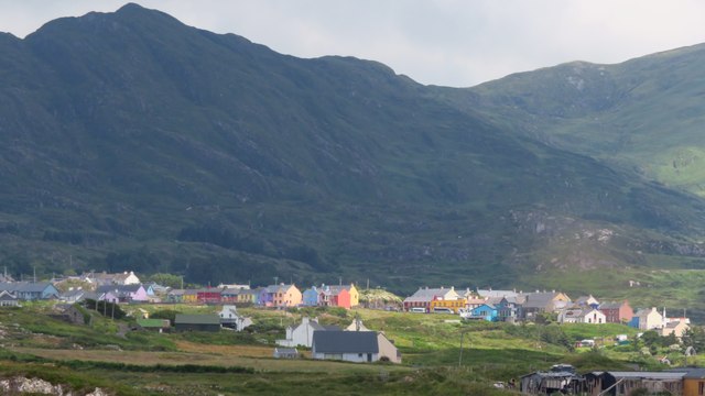 V5845 : Allihies as seen from Ballydonagan Strand V5845 : Allihies as seen from Ballydonagan Strand