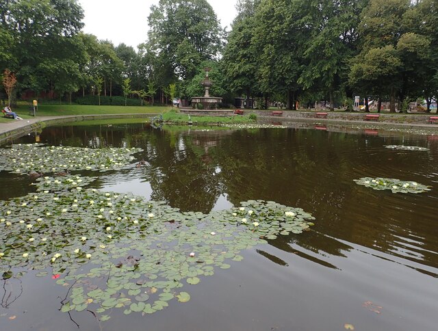 W6571 : The lake in Fitzgerald Park