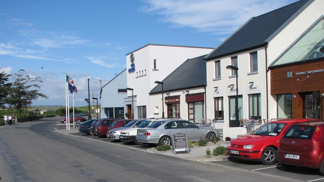 R0797 : Commercial centre in Doolin along the highway R0797 : Commercial centre in Doolin along the highway
